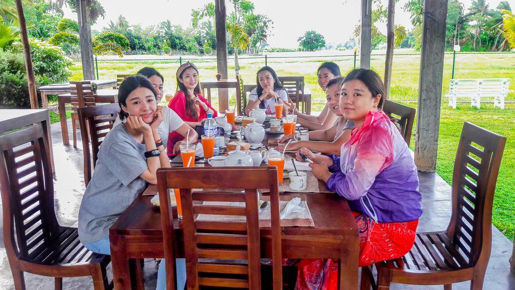 Hotel Ancient Village โปลอนนารูวา ภายนอก รูปภาพ